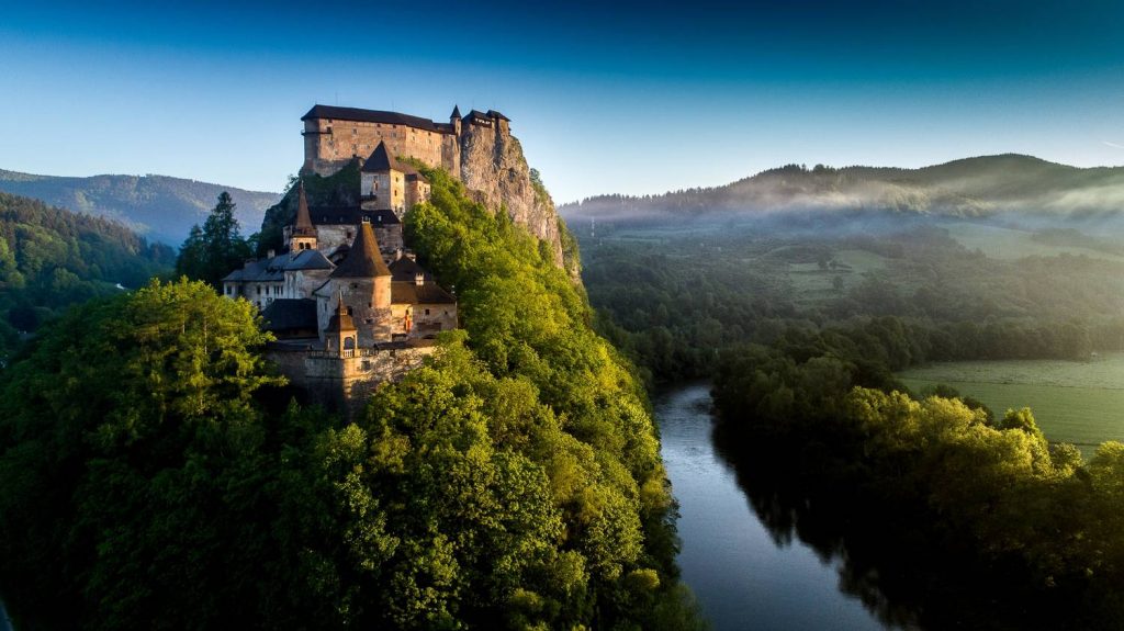 Oravský hrad a rieka Orava